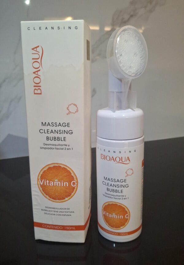 ESPUMA LIMPIADORA VITAMINA C BIOAQUA DE 150ML con cepillo incorporado